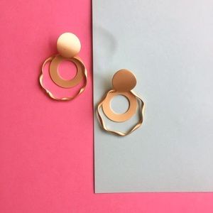 PRICE DROP! Boutique Gold earrings with silk pouch